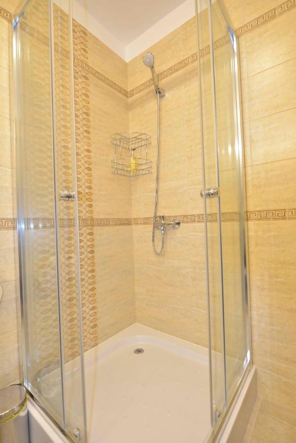 Amadeus Appart hôtel *