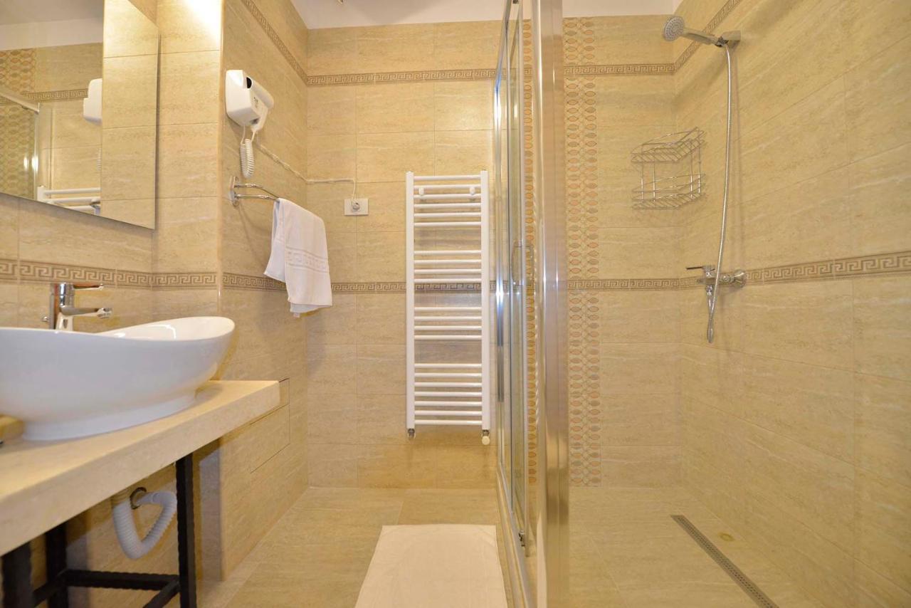 Amadeus Apartahotel *