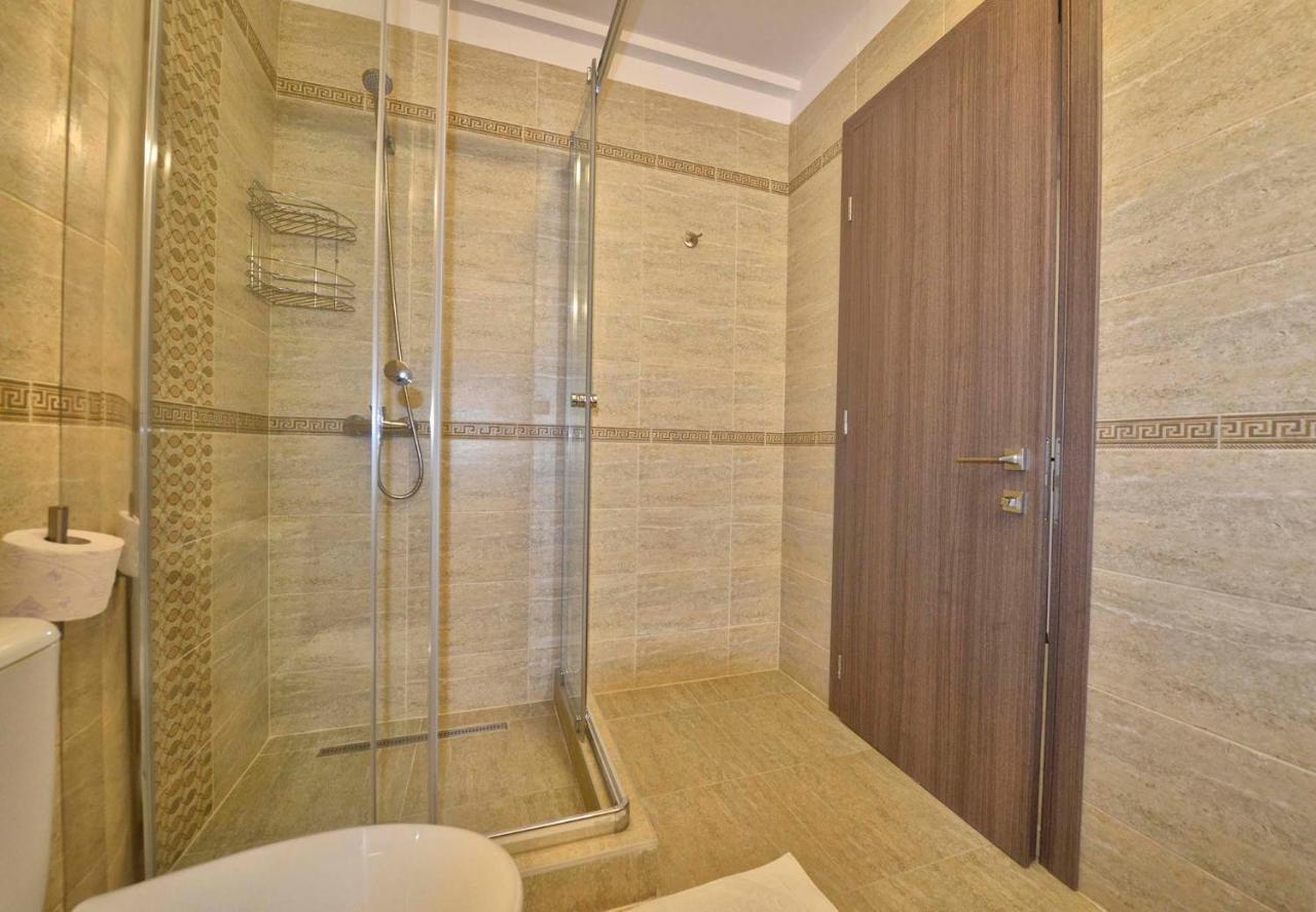 Amadeus Apartahotel *